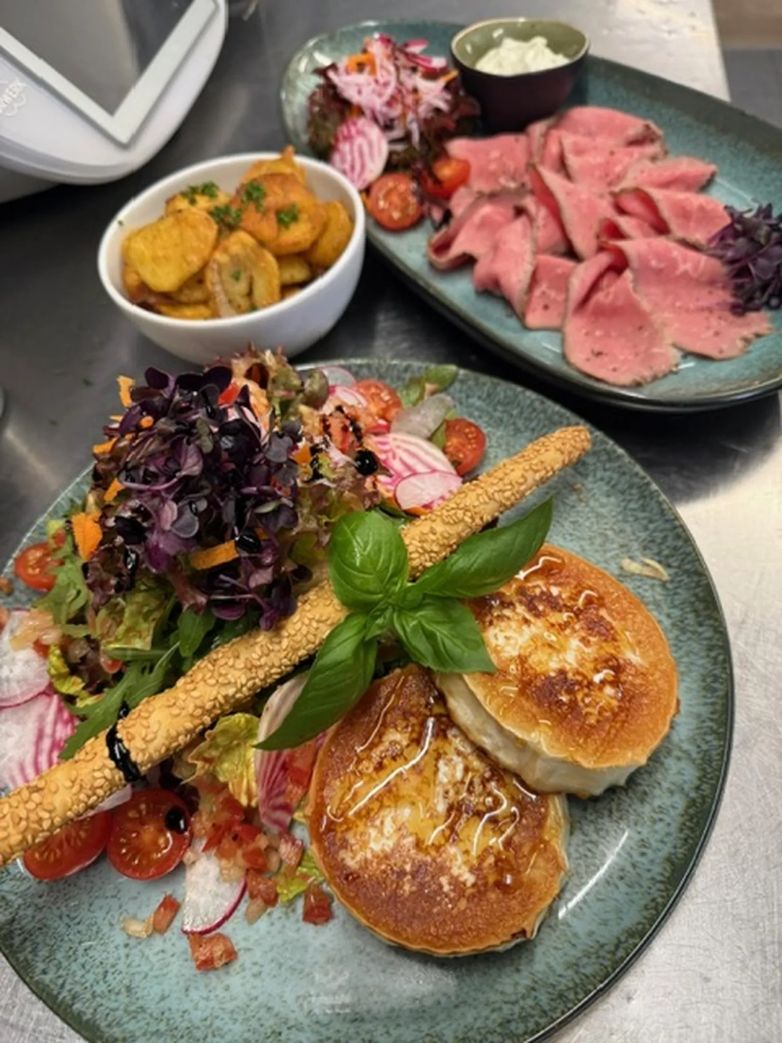 Bistro Maximilian -  Gastronomie - Gourmet-Menü bestehend aus herzhaften Pfannkuchen