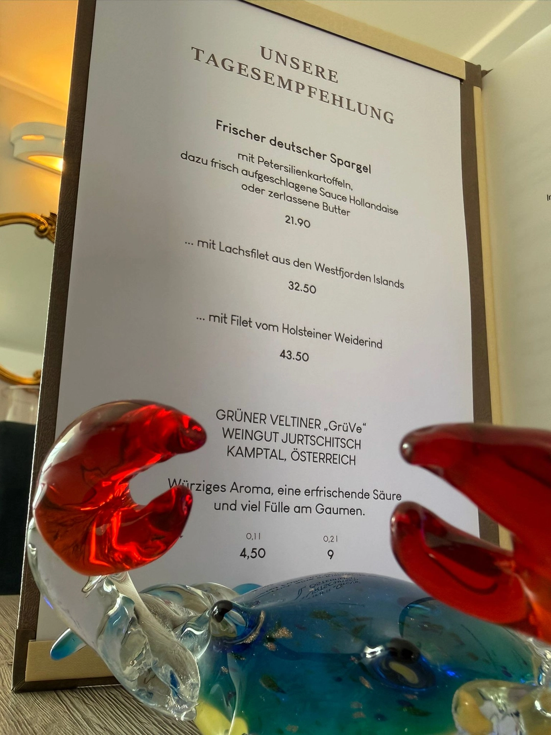 Bistro Maximilian -  Gastronomie - Ein Teller Spaghetti mit einer roten Tomatensoße
